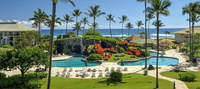 Ocean Front’s Top End Unit; Partial Ocean View in Lanai; 1 minute walk to Beach in Lihue