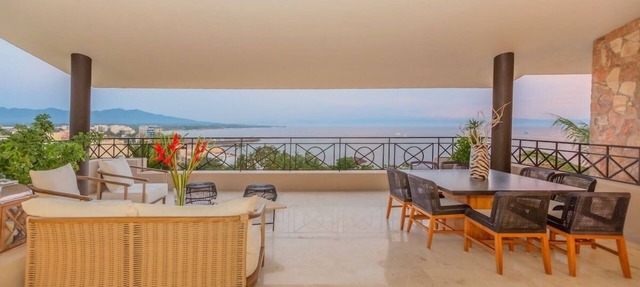 Ocean View Penthouse, HDM, Golf Cart & Housekeeper/Cook in Corral del Risco