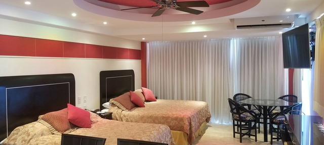 PANORAMIC-2 SUITES Beachfront Condo Ocean Views 2-Full Bathrooms 2 Full Kitchens in Cancún