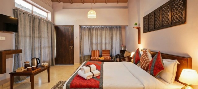 Panoramic Views 4-bedroom Luxury villa in marvelous Mukteshwar for your getaway in Mukteshwar