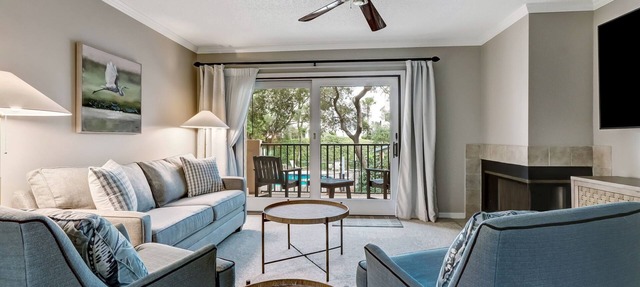 Pet Friendly | Beautifully Furnished 2nd Floor SailmakerTownhome | 2.5 Minute Walk to the Beach in Fernandina Beach