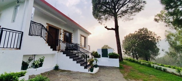 PINEVILLE HOME KASAULI in Kasauli