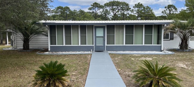 Pool, Privacy & Family Fun! Mom's Manatee House. in Homosassa
