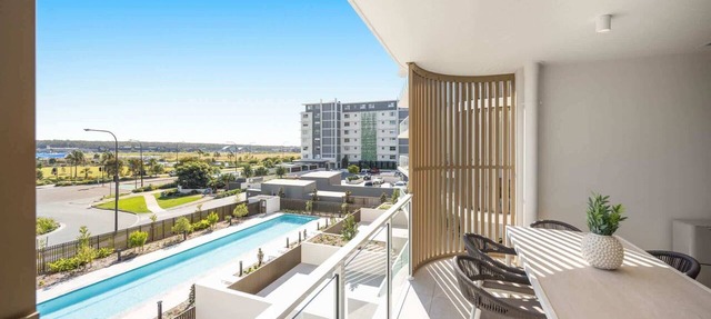 Poolside 2-Bed Apartment at Lake Kawana in Birtinya
