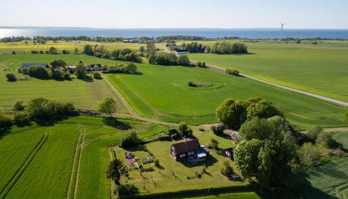 precis intill Ombergs golfbana, nära till Vättern, stora Lund och Hästholmen in Odeshog