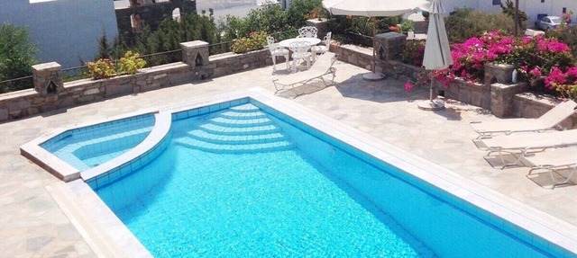 Pure White Villa: 7 Bedrooms, 16 Guests, Sea View, Aspro Chorio Village in Egeo