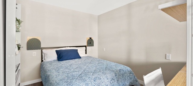 Quaint, New Hideaway Studio-sized Room in San Diego