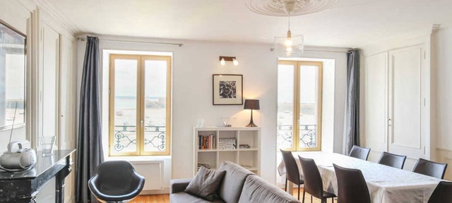 Quayfront apartment with terrace and harbor view in Granville in Granville