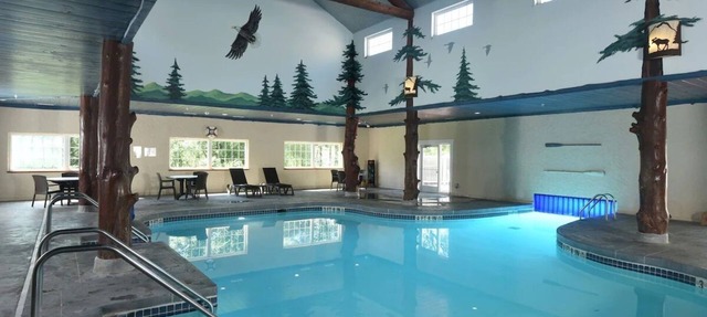 Queen Suite w/Full Kitchen, Patio & Bar | 0.1mi to River Conservancy Area in Onalaska