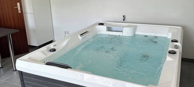 Quiet vacation apartment with whirlpool and barrel sauna in Medebach