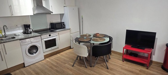 Renovated, two-room flat with air-conditioned, Vernet district, in city centre in Avignon