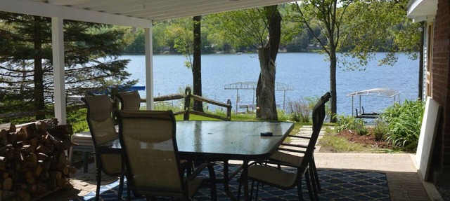 Restful and Relaxing Lake Cottage on Lake Bomoseen in Hubbardton