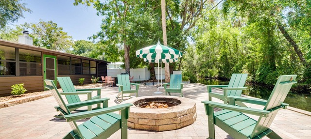 Riverfront Cottage in Homosassa: 'Chateau Relaxo' in Homosassa
