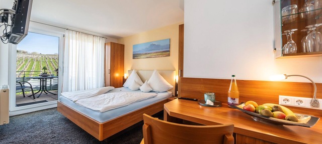 Room '207' with Shared Garden, Balcony and Wi-Fi in Hagnau