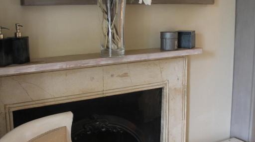 Roundhill Farmhouse in Bath