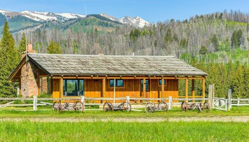 Rustic Bondurant Cabin: Fish, Hike, & Bike! in Bondurant