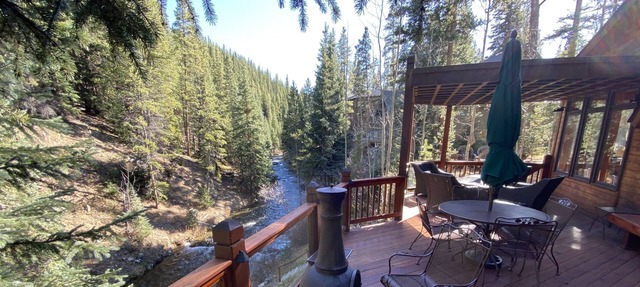 Rustic Riverfront Home 4 miles from Breckenridge in Breckenridge