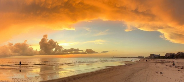 Sandy Toes Siesta dream stay 800' to private beach access. 3 Bed 3 Bath in Sarasota