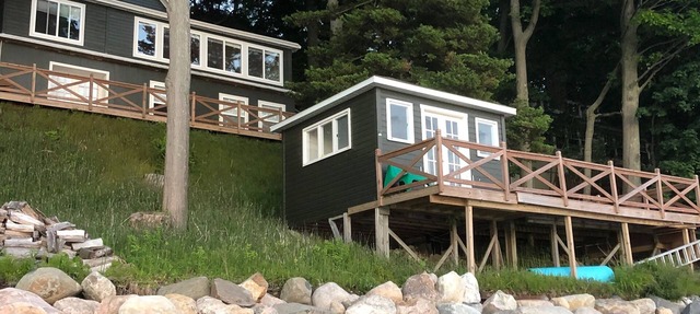 Saugatuck Family Beach Cottage and Cabana in Douglas