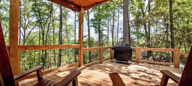 Secluded, Peaceful Mountain Cabin-Great Views, Hot Tub, Fire Pit, Pet Friendly in Murphy