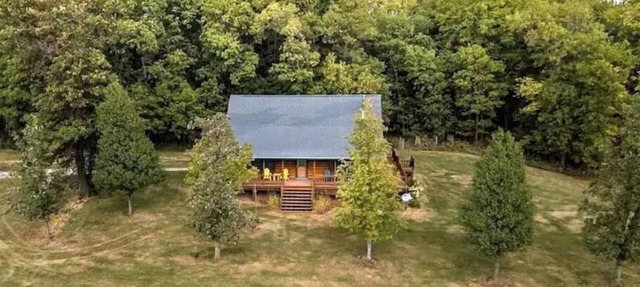 Seeley Creek Cabin Getaway and Hunting Lodge in Guthrie Center