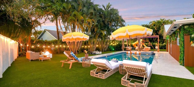 Sept Specials: Pool, Backyard, Pickleball Court, Playground, Sleeps 10 in Delray Beach