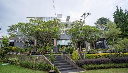 Seven Terrace in Caringin