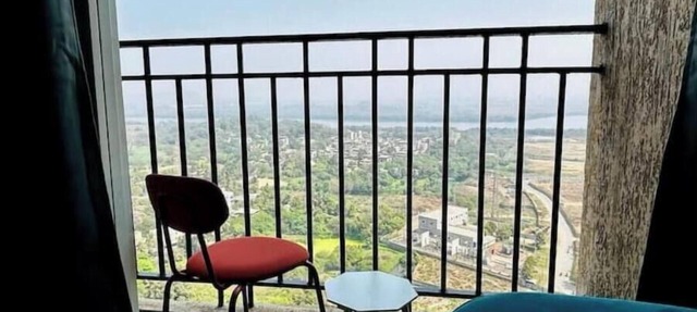 Skyline Hideaway On 20+ Floor The Cozy Den! in Thane
