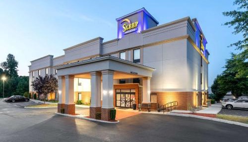 Sleep Inn & Suites Harbour Pointe in Brandermill