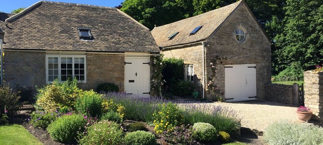 Small converted barn in peaceful village setting. in Duntisbourne Abbots
