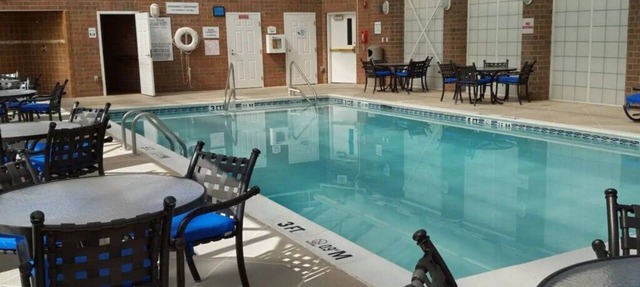 South Bend | Tailgate HQ | Pool + Hot Tub in Mishawaka