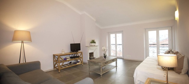 Spacious 2 bed close to sea in Nice in Nice