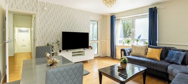 Spacious 2 bedroom flat in the heart of London in Greater London