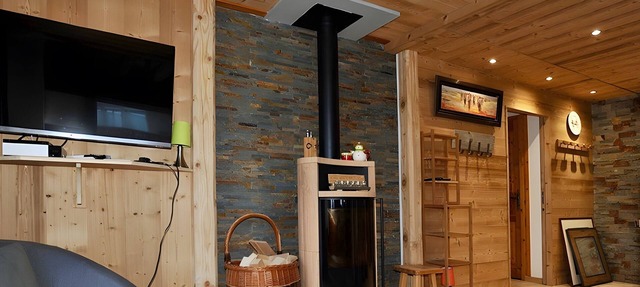 Spacious 3-Bedroom Duplex in Nevada Sports Chalet - Ski-in/Ski-out Alpe d'Huez in Huez