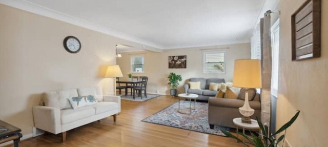 Spacious 3Bd-PoolTable, Office, Deck-Pets OK. 1 mile from University of Toledo. in Toledo