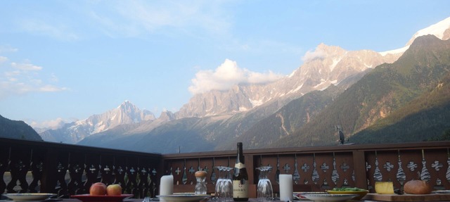 Spacious Apartment 2 Minutes from Ski Lift, Equipped for Babies in Les Houches