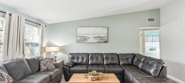 Spacious Largo Home with Private Pool, Perfect FL Getaway! in Largo