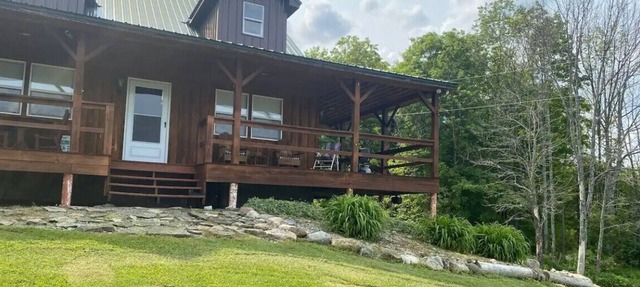 Spacious, secluded cabin in Cherry Creek
