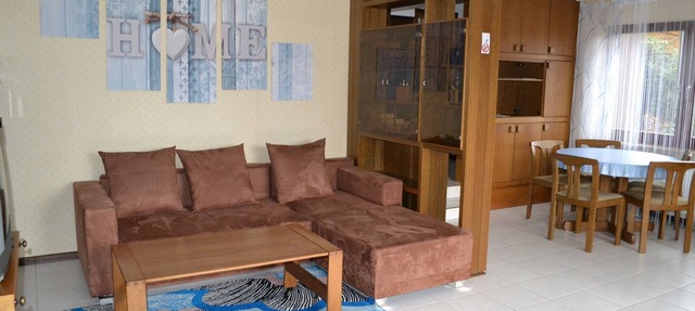 Spacious vacation apartment with private entrance in a quiet location. in Bad Bocklet