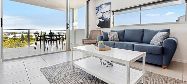 Spacious Waterfront apartment (opp Hospital) in Birtinya