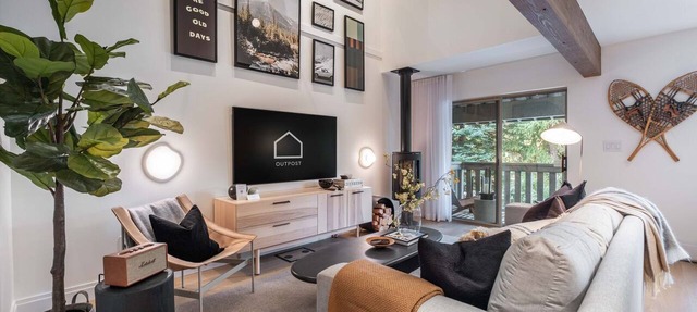 Stunningly renovated | Walk to Blackcomb | Private Garage | Pets in Whistler