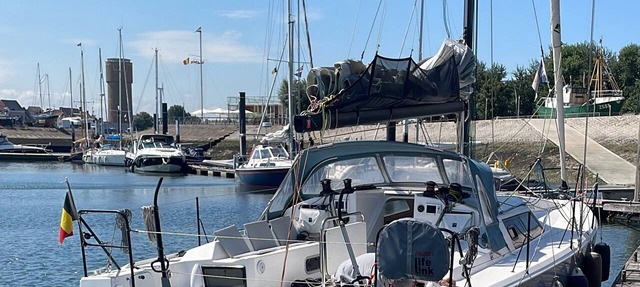 Sun-Kissed Sailing Adventure in Golfo de Morbihan, Brittany in La Trinité-sur-Mer