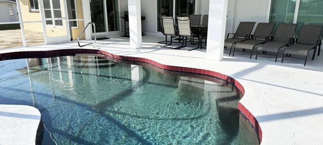 Sunny Pool Villa – Bikes, Beaches & Golf in Rotonda West