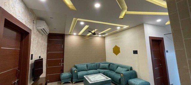 SUNRAYS STAYS-A Unique 3BHK Fort View apartment in the Heart of the City in Gwalior