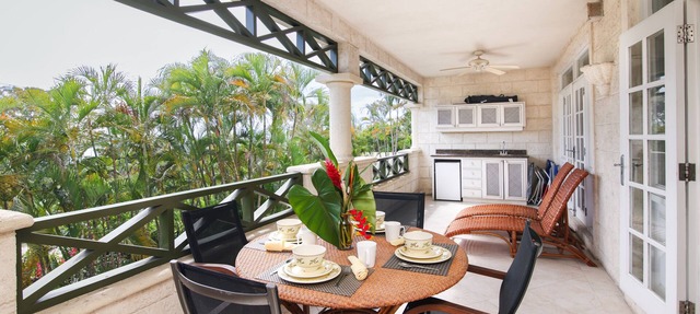 Sunset Ocean Views | 3-Bed Villa, Private Terrace, Pool – Steps to Beach in Prospect