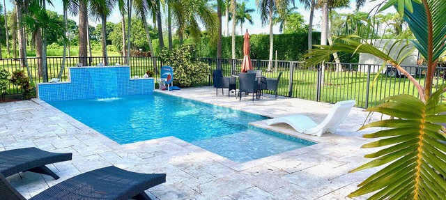 Swans Nest East -2BDRM Tropical Oasis/Heated Pool in Lake Worth