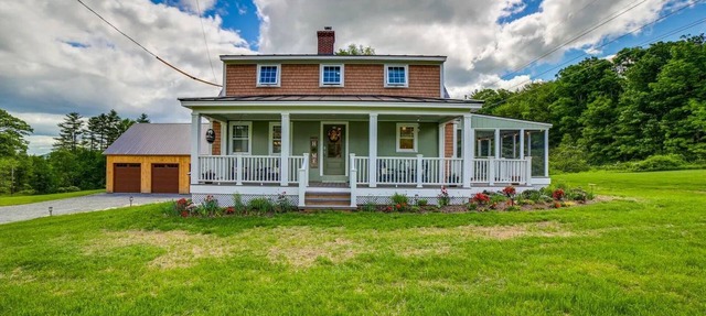 Terrific 3-bedroom cottage with AC in charming Cavendish in Cavendish