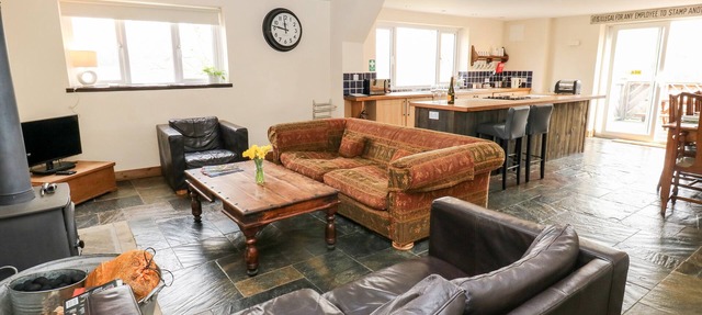 THE BIKE SHED, pet friendly, with open fire in New Mills in High Peak