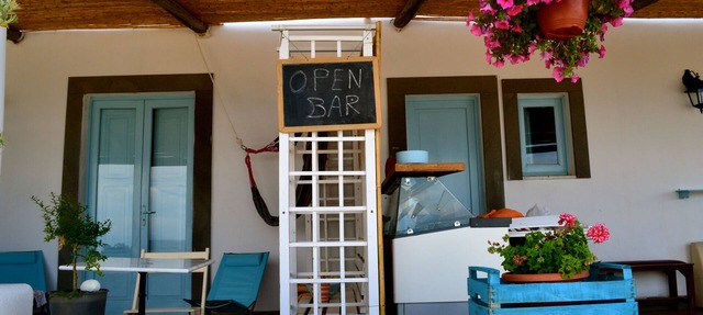 The Cave - panoramic studio with patio, Villa Paradis, Lipari in lipari