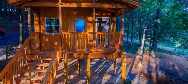 The Fox Den: A Peaceful Escape Along Back of the Dragon in Tazewell
